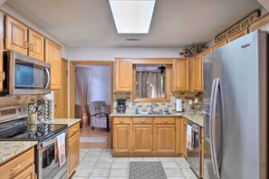 House (2 Bedrooms) | Private kitchen