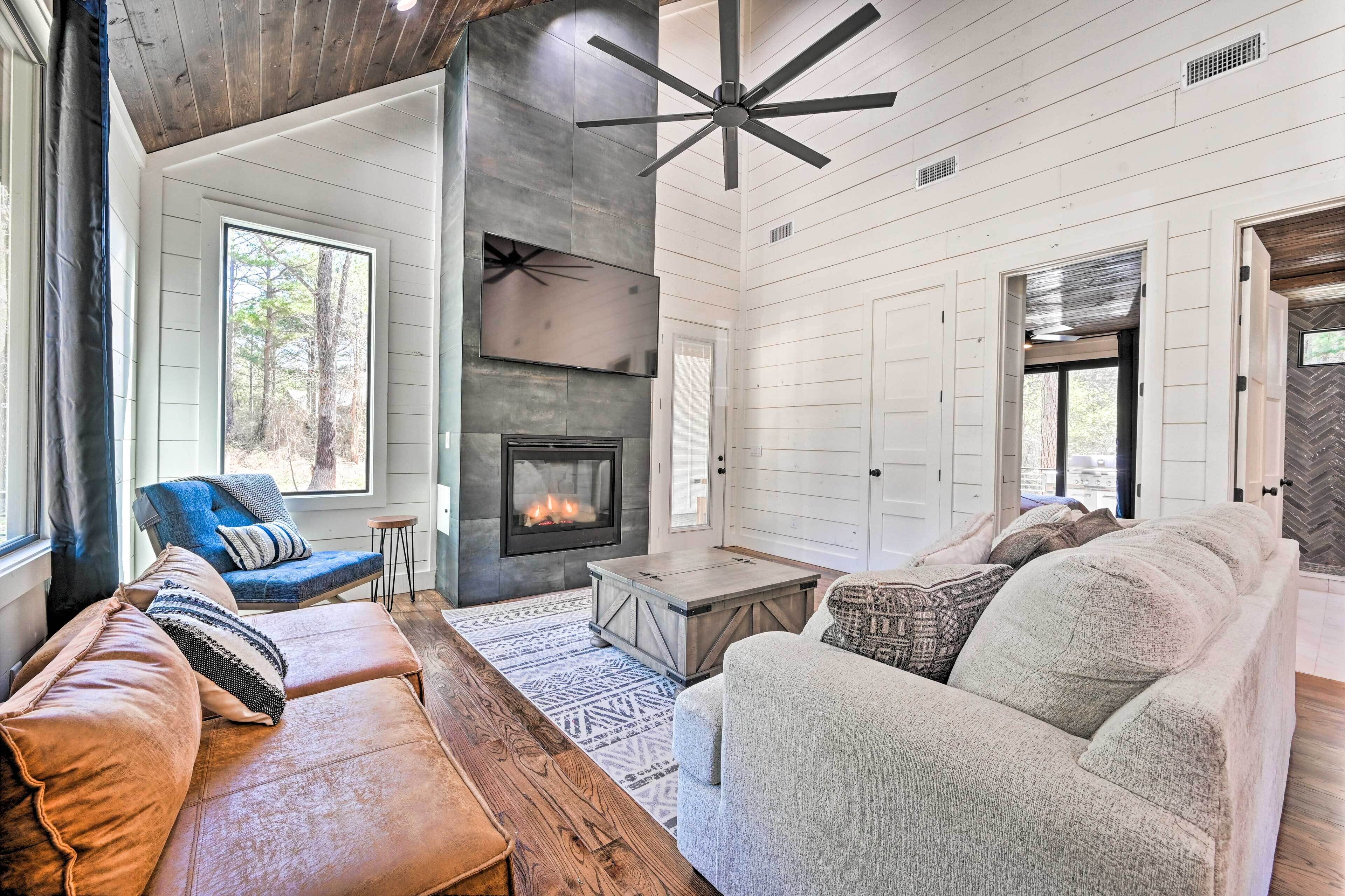 House (2 Bedrooms) | Interior