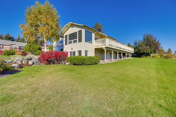 House (3 Bedrooms) | Exterior