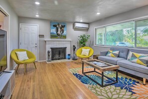 House (3 Bedrooms) | Interior - Charming Temple City Home w/ Fire Pit, 14 Mi to LA (Temple City)