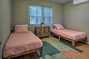 House (3 Bedrooms) | Interior - Charming Temple City Home w/ Fire Pit, 14 Mi to LA (Temple City)