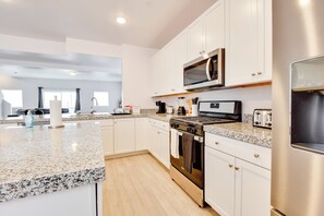 Apartment (3 Bedrooms) | Private kitchen - South Salt Lake Townhome - Family Friendly! (Salt Lake City)