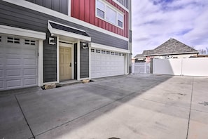 Exterior - South Salt Lake Townhome - Family Friendly! (Salt Lake City)
