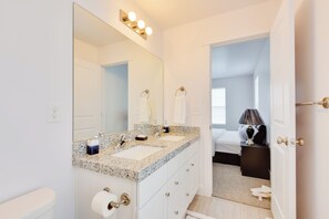 Apartment (3 Bedrooms) | Bathroom