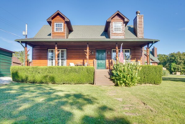 Interior - Incredible Log Home: 1 Mile From Lake Tenkiller (Vian)