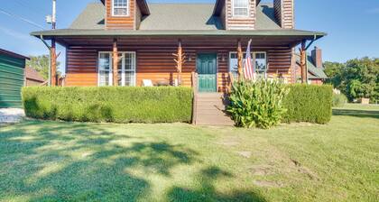 Incredible Log Home: 1 Mile From Lake Tenkiller