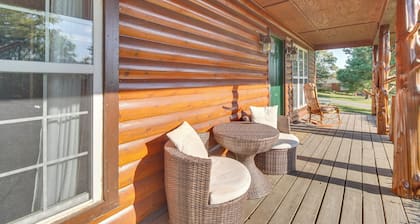 Incredible Log Home: 1 Mile From Lake Tenkiller