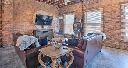 Upscale Loft in the Heart of Dtwn Springfield