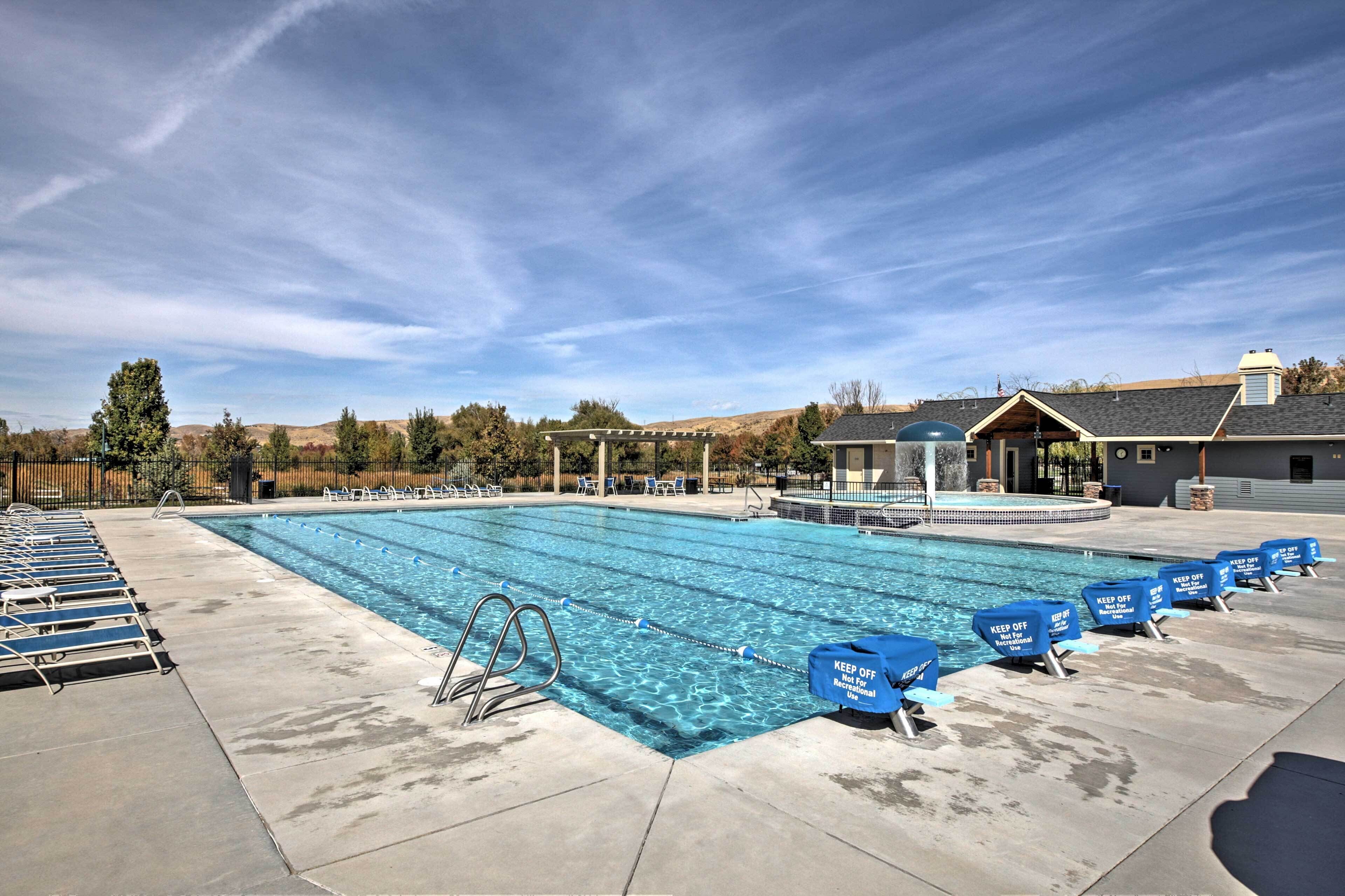 Luxe Home w/ Pool Access: 9 Mi to Downtown Boise!