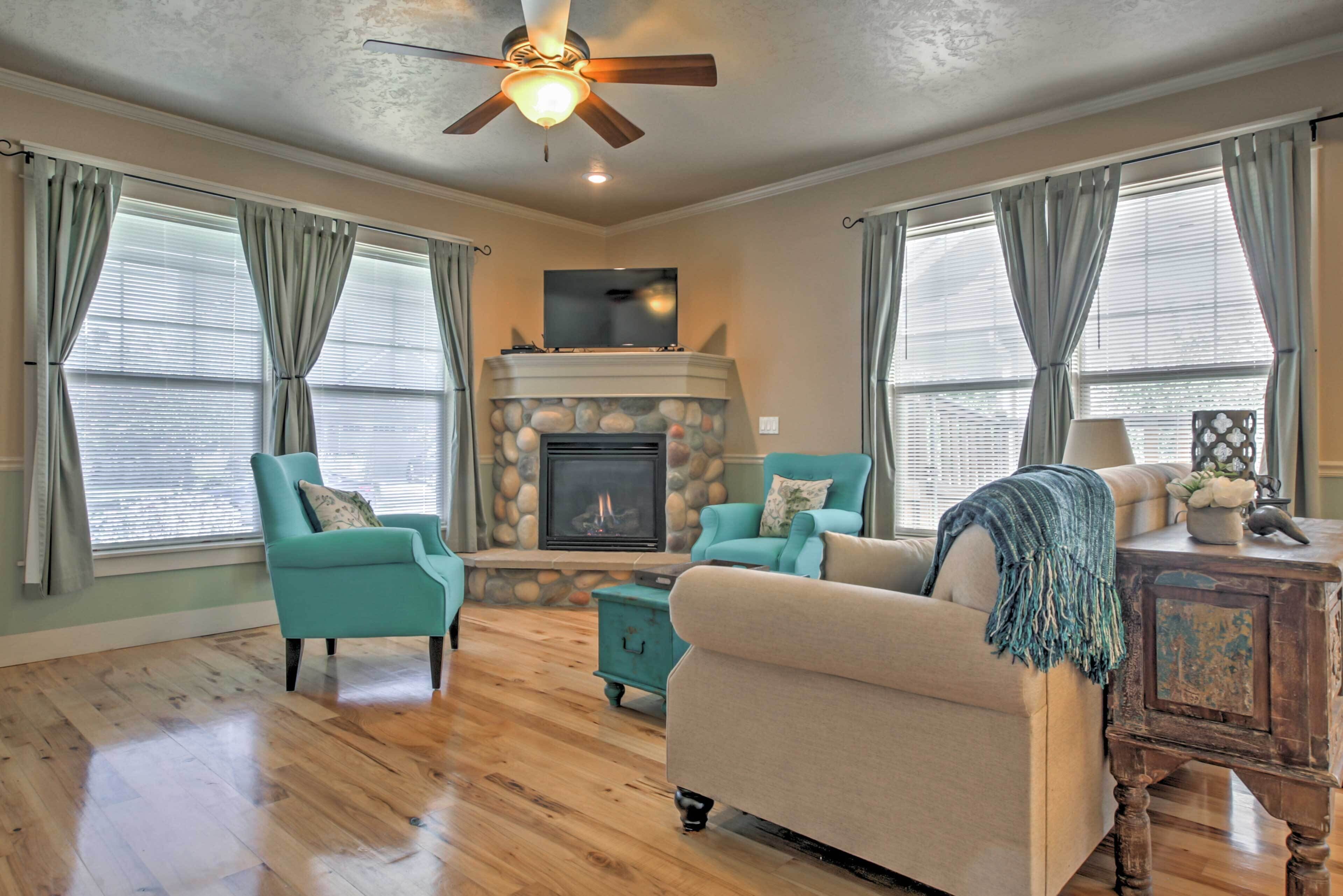 Luxe Home w/ Pool Access: 9 Mi to Downtown Boise!