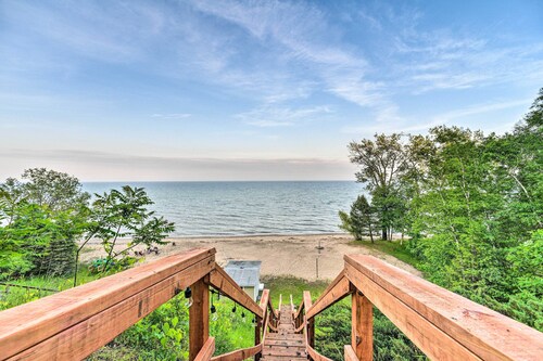 Waterfront Lake Huron Getaway: Private Beach!