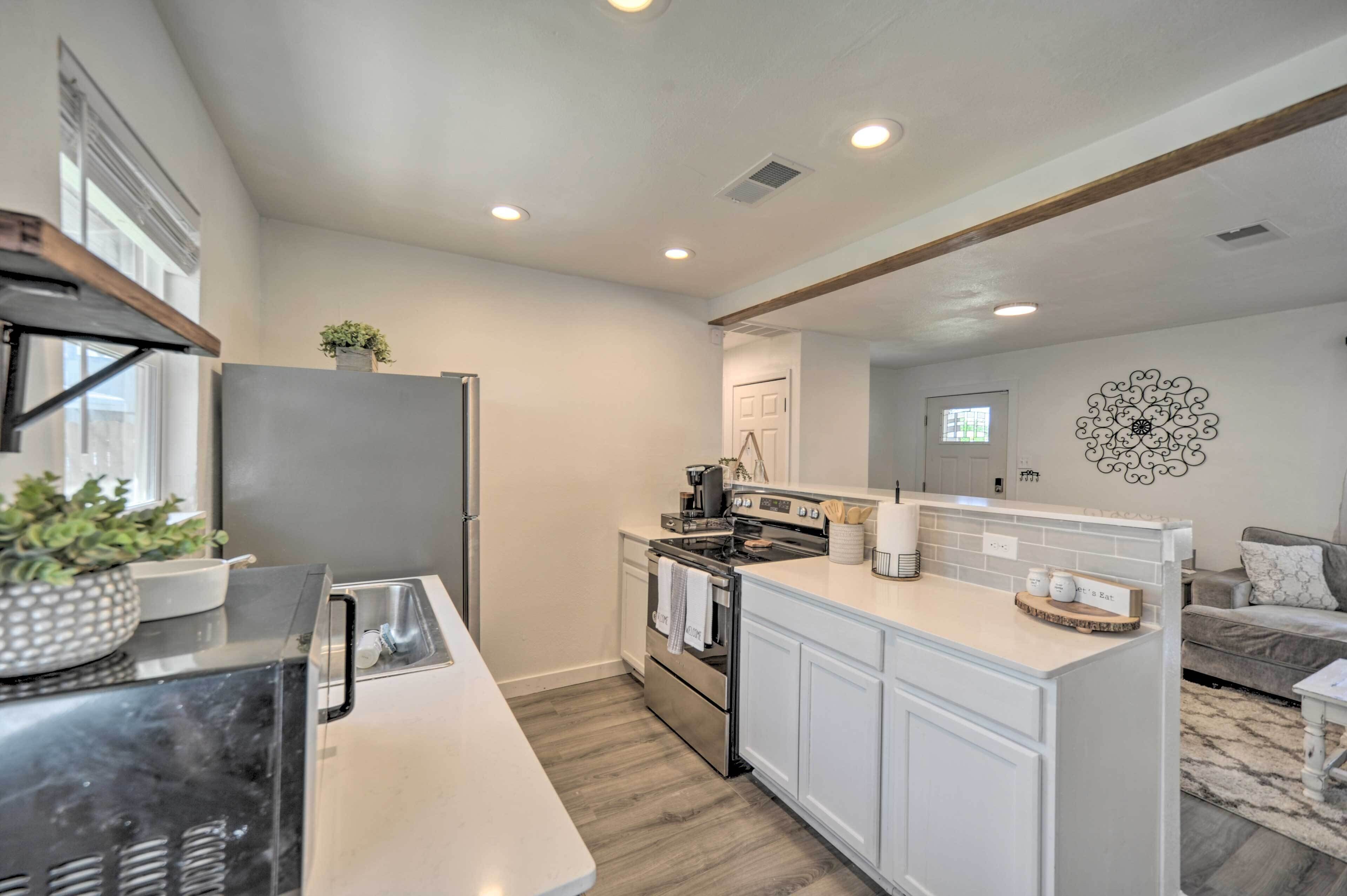 San Marcos Cottage w/ Large Private Backyard!