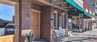 Stylish San Marcos Apt in the Heart of Dwtn!