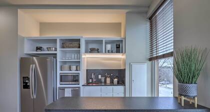 Stylish San Marcos Apt in the Heart of Dwtn!