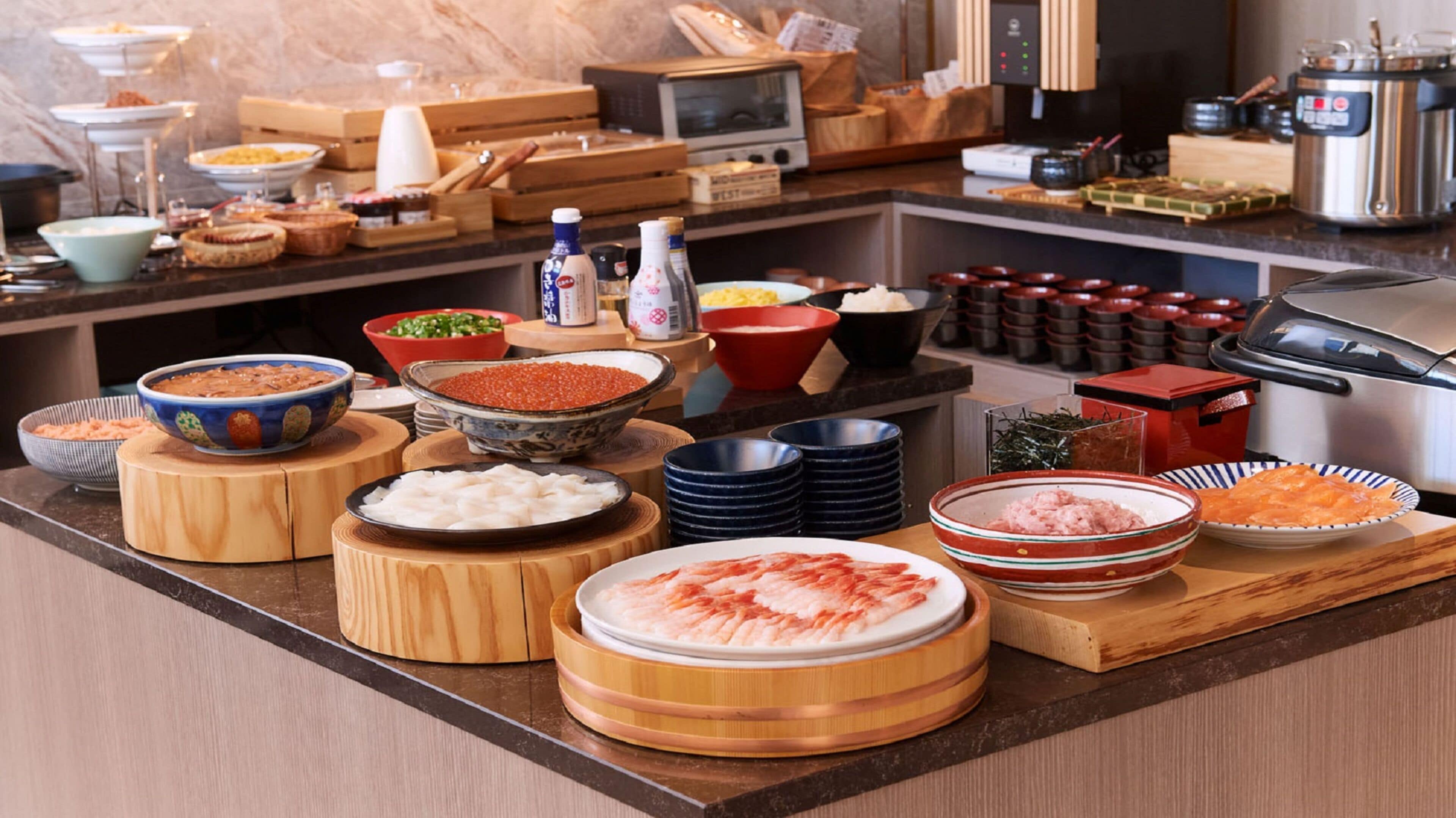 Sarapan prasmanan setiap hari (JPY 2750 per orang)