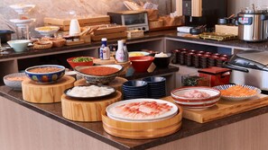 Petit déjeuner buffet (2750 JPY par personne)