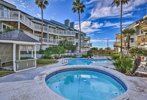 Apartment (2 Bedrooms) | Interior - 1 Mi to Port Aransas Beach: Condo w/ Pool Access (Port Aransas)