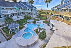 Apartment (2 Bedrooms) | Interior - 1 Mi to Port Aransas Beach: Condo w/ Pool Access (Port Aransas)