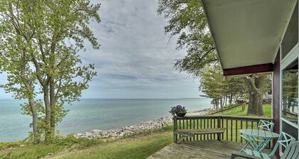 Lakefront Cottage Near Wineries + State Parks!