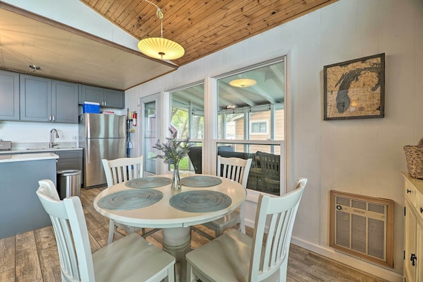 Cottage (3 Bedrooms) | Interior - Lakefront Cottage Near Wineries + State Parks! (Mears)