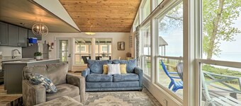 Lakefront Cottage Near Wineries + State Parks!