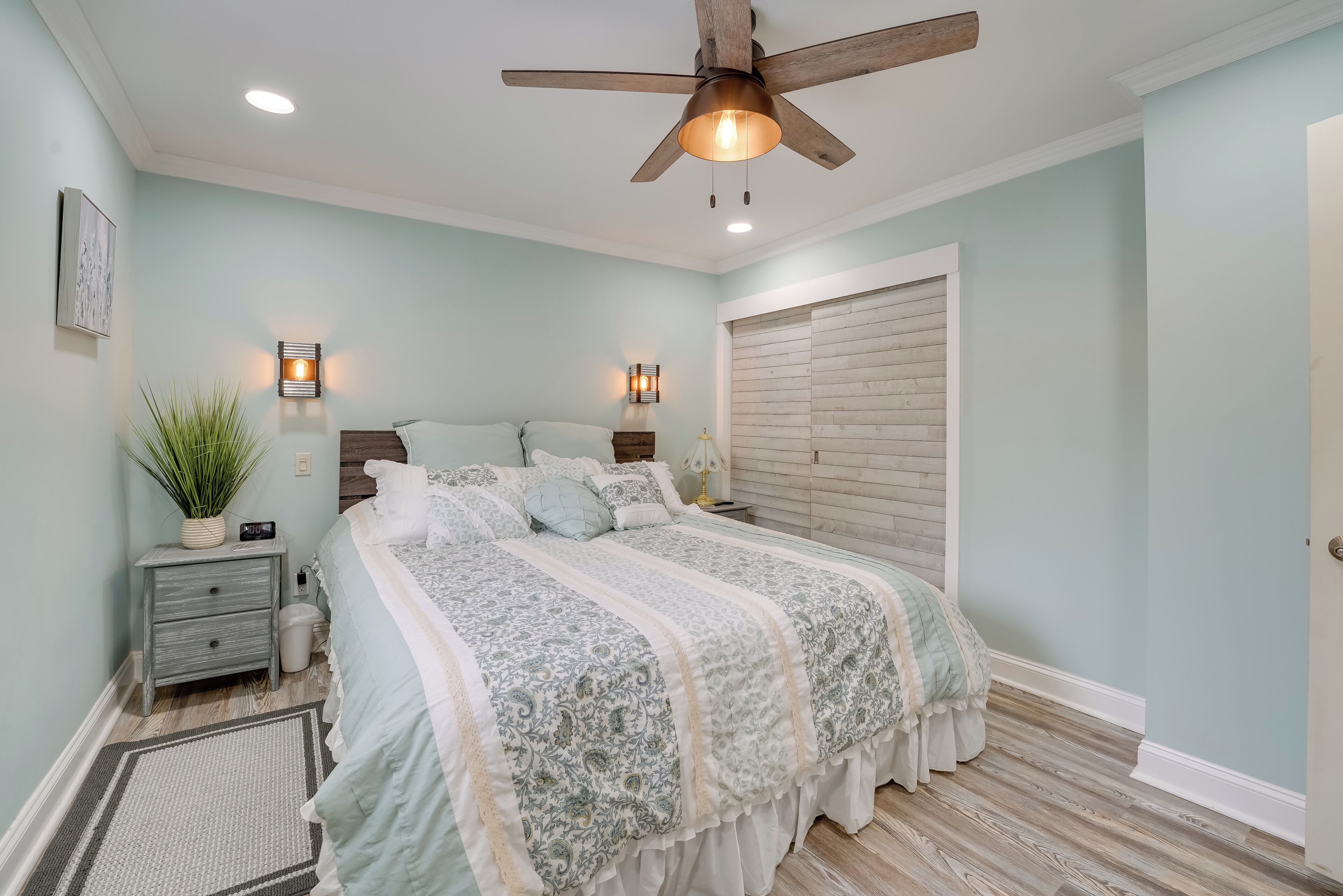 Dog-friendly Manistee Home w/ Deck, 2 Mi to Beach!