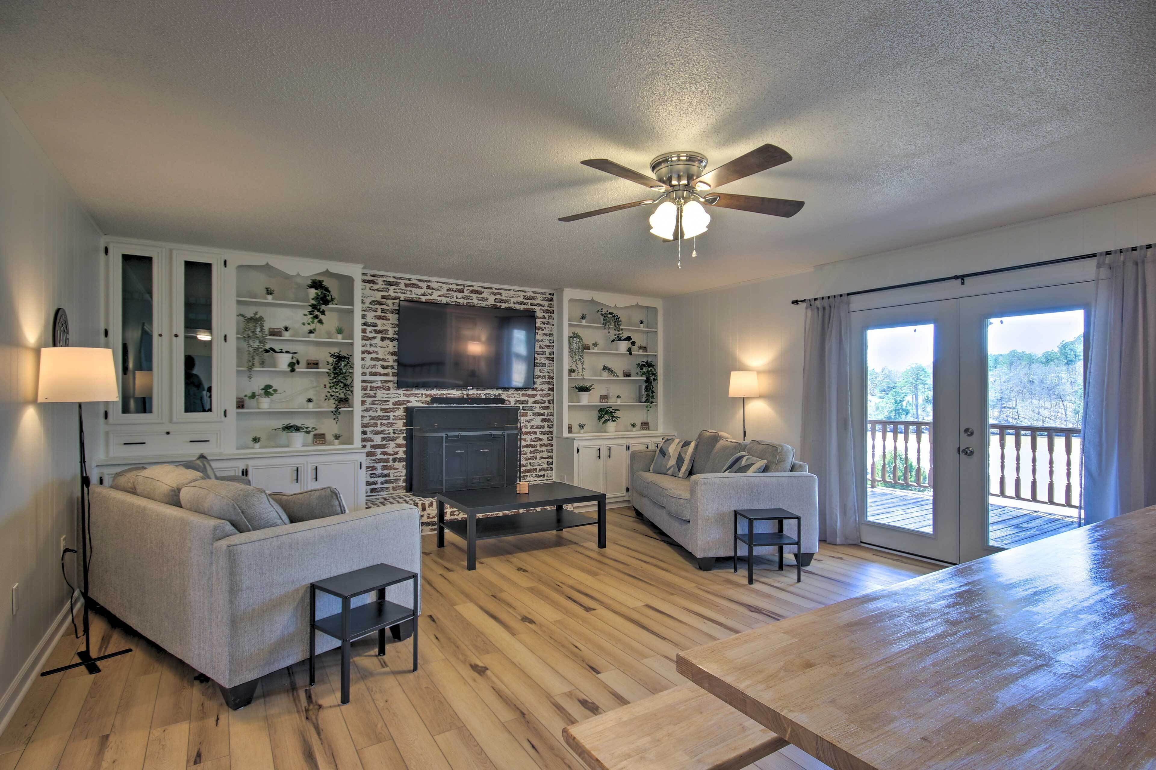 Pet-friendly Lakefront Retreat w/ Deck & Dock