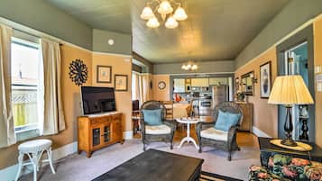 House (4 Bedrooms) | Front of property