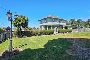 House (4 Bedrooms) | Interior - 'bella Rose' Lovely Eureka Home Near Redwoods! (Eureka)