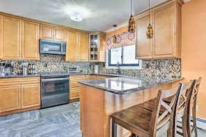 House (3 Bedrooms) | Private kitchen