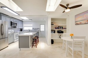 Interior - Airy Bradenton Vacation Rental w/ Patio, Gas Grill (Bradenton)