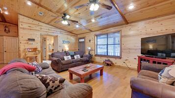 House (3 Bedrooms) | Interior