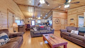 House (3 Bedrooms) | Interior