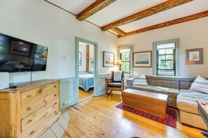 House (3 Bedrooms) | Interior - Charming Cottage w/ Patio, Walk to Boothbay Harbor (Boothbay Harbor)