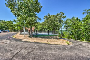 Interior - 1 Mi to Margaritaville! Cabin w/ Resort Perks (Osage Beach)