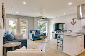 Apartment (3 Bedrooms) | Interior - Emerald Isle Condo w/ Indoor Pool & Beach Access! (Emerald Isle)