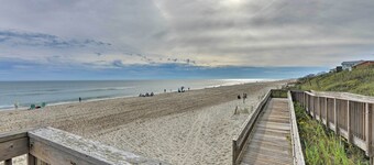 Emerald Isle Condo w/ Indoor Pool & Beach Access!