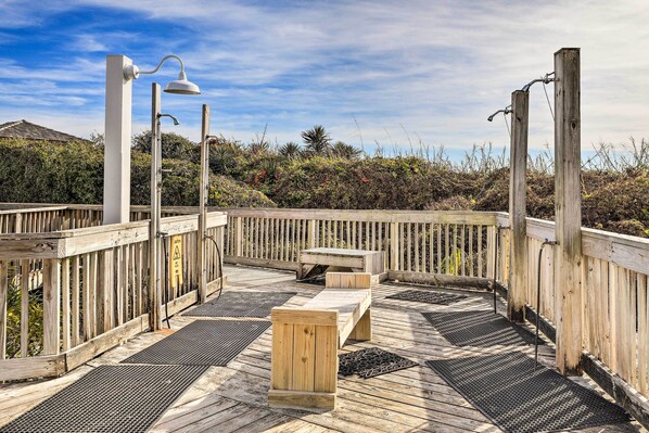 Apartment (3 Bedrooms) | Interior - Emerald Isle Condo w/ Indoor Pool & Beach Access! (Emerald Isle)