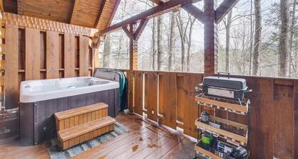 Honey Bear Pause: Rural Escape w/ Porch & Hot Tub!