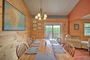 Apartment (3 Bedrooms) | Interior - Cozy Condo: Walk to Resort, 9 Mi to Sugar Mountain (Banner Elk)