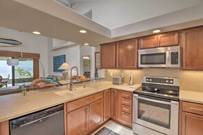 Microwave, oven, kompor, dan mesin pencuci piring