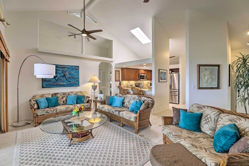 Ocean-view Oasis w/ 2 Lanais: Right in Kona!