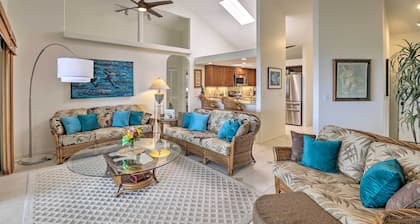 Ocean-view Oasis w/ 2 Lanais: Right in Kona!
