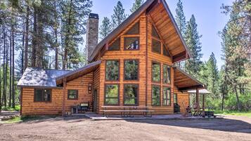 House (3 Bedrooms) | Exterior