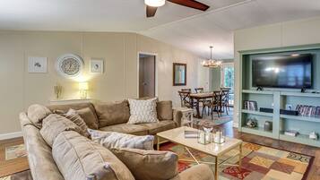 House (3 Bedrooms) | Front of property