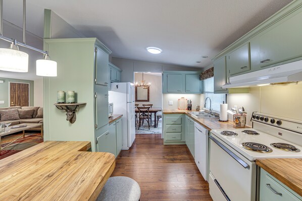 House (3 Bedrooms) | Interior