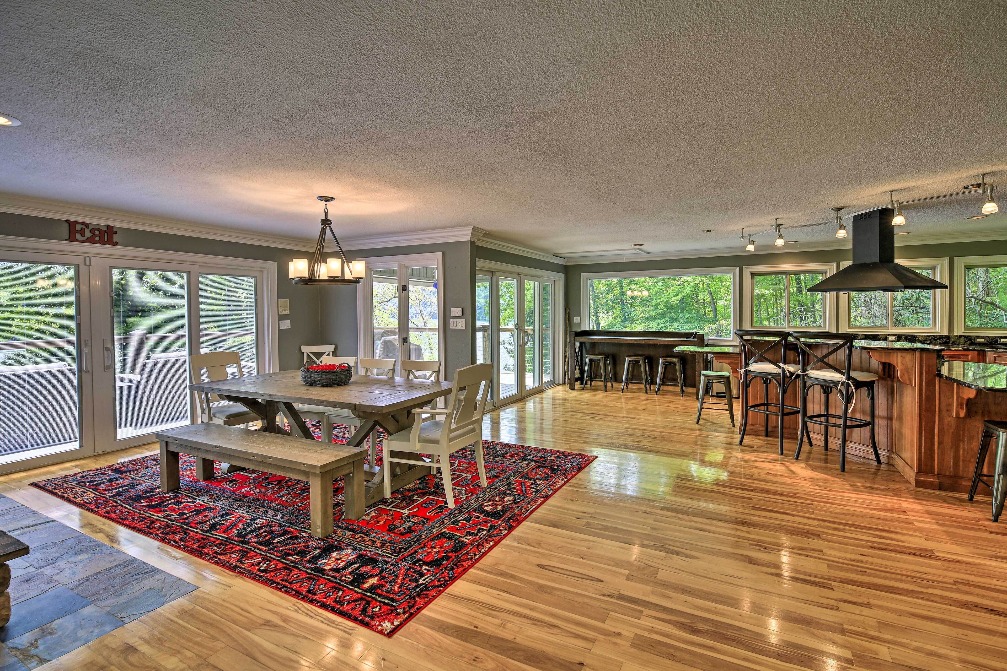 House (4 Bedrooms) | Interior