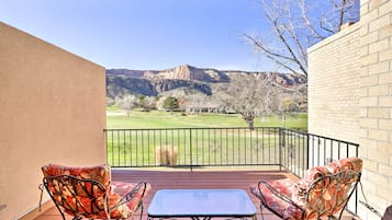 Apartemen (3 Bedrooms) | Bagian depan properti