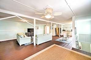 Interior - Historic Swansboro Studio w/ Intracoastal View! (Swansboro)