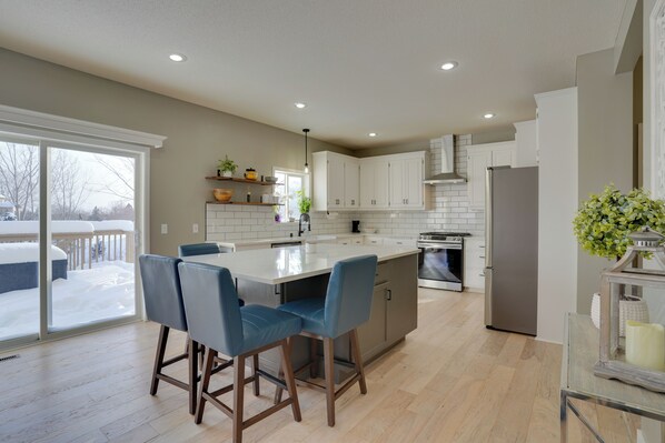 House (6 Bedrooms) | Front of property